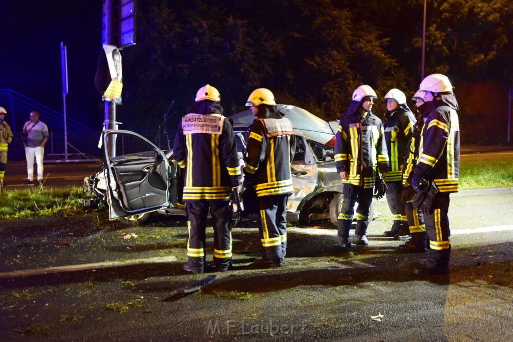 Schwerer VU Koeln Dellbrueck Bergisch Gladbacherstr Herler Ring P018.JPG - Miklos Laubert